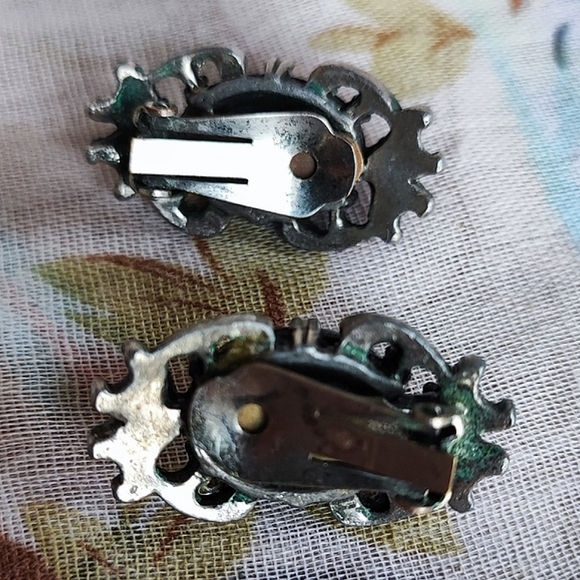 Confetti Cabochon Lucite Antique Silver Tone Vintage Clip Back Earrings Unsigned - Picture 8 of 9